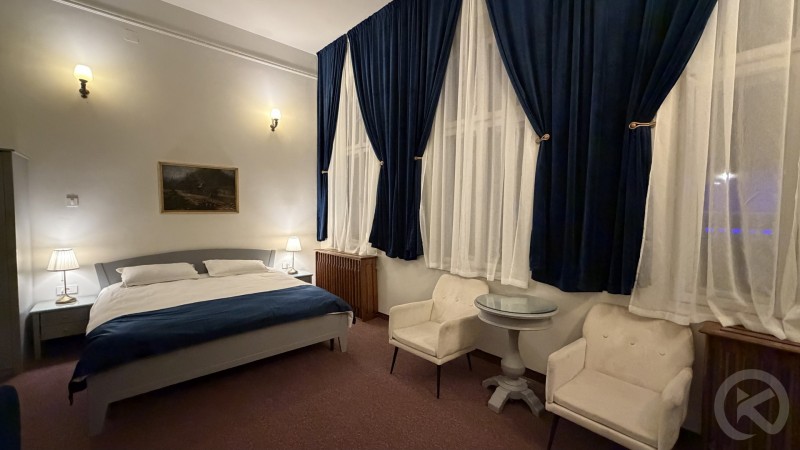 Bank Villa 1888 Herkulesfürdő 713321 thumb