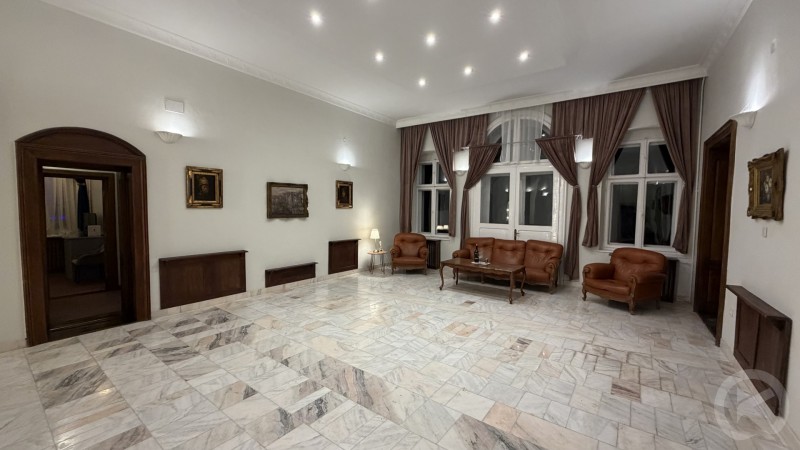 Bank Villa 1888 Herkulesfürdő 713318 thumb