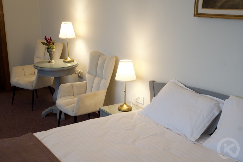 Bank Villa 1888 Herkulesfürdő 713324 thumb