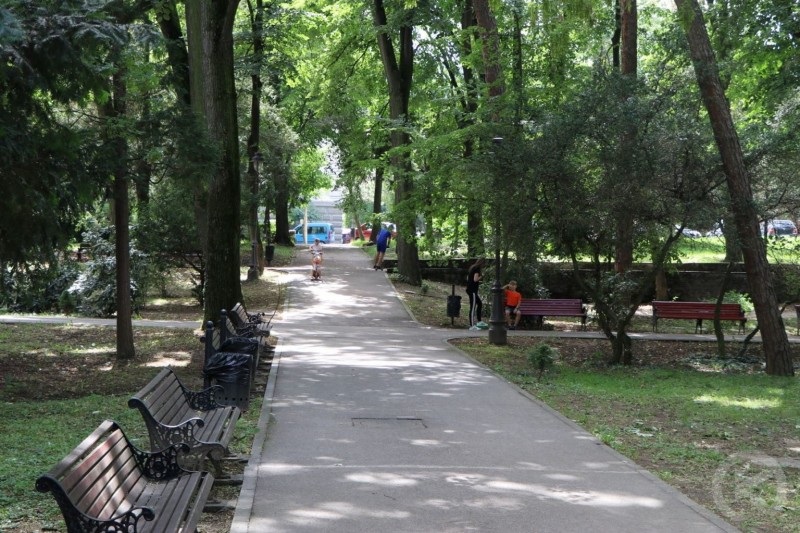 PARCUL CETATII 143 thumb